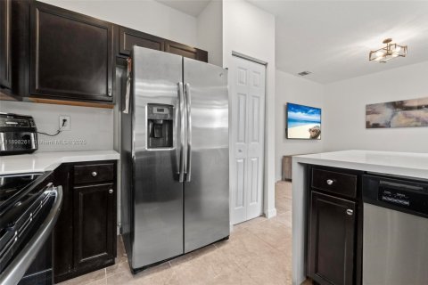 Adosado en alquiler en Hialeah, Florida, 3 dormitorios, 158.58 m2 № 1950977 - foto 18