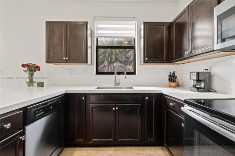 Adosado en alquiler en Hialeah, Florida, 3 dormitorios, 158.58 m2 № 1950977 - foto 19