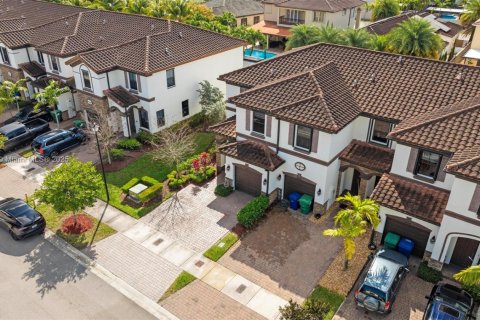 Adosado en alquiler en Hialeah, Florida, 3 dormitorios, 158.58 m2 № 1950977 - foto 6