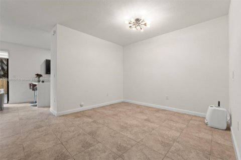 Adosado en alquiler en Hialeah, Florida, 3 dormitorios, 158.58 m2 № 1950977 - foto 21