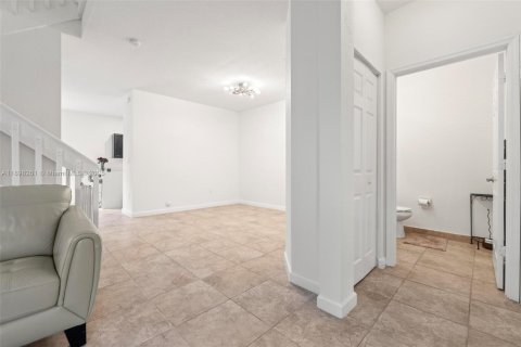 Adosado en alquiler en Hialeah, Florida, 3 dormitorios, 158.58 m2 № 1950977 - foto 22