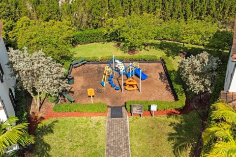 Adosado en alquiler en Hialeah, Florida, 3 dormitorios, 158.58 m2 № 1950977 - foto 12
