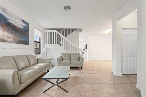 Adosado en alquiler en Hialeah, Florida, 3 dormitorios, 158.58 m2 № 1950977 - foto 16