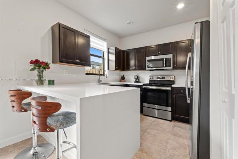 Adosado en alquiler en Hialeah, Florida, 3 dormitorios, 158.58 m2 № 1950977 - foto 20