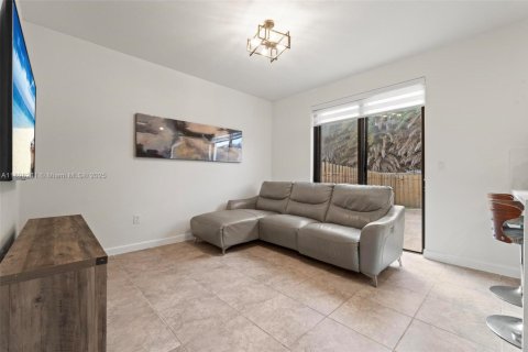 Adosado en alquiler en Hialeah, Florida, 3 dormitorios, 158.58 m2 № 1950977 - foto 25