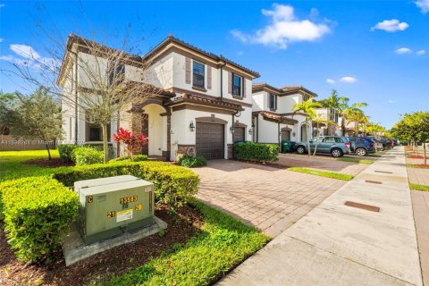 Adosado en alquiler en Hialeah, Florida, 3 dormitorios, 158.58 m2 № 1950977 - foto 2