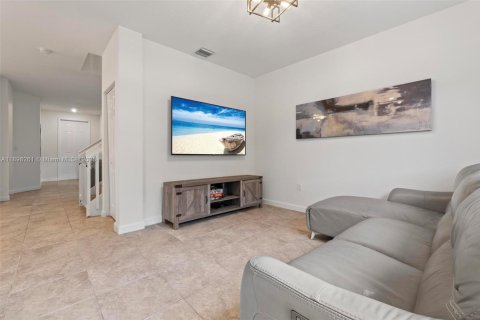Adosado en alquiler en Hialeah, Florida, 3 dormitorios, 158.58 m2 № 1950977 - foto 26