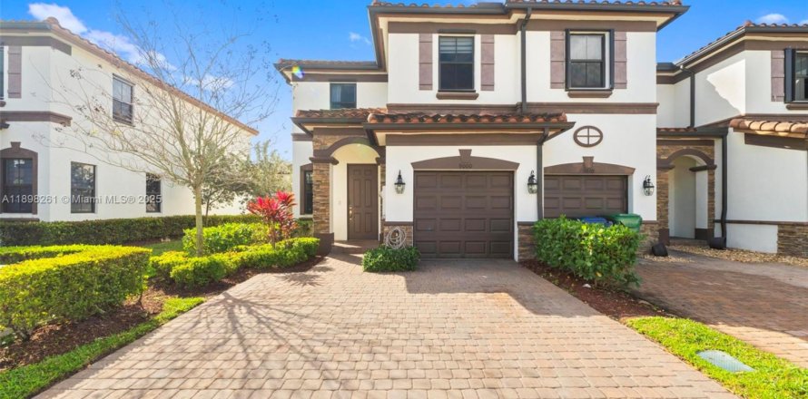 Adosado en Hialeah, Florida 3 dormitorios, 158.58 m2 № 1950977