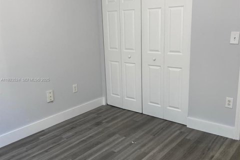 Condo in Cutler Bay, Florida, 2 bedrooms  № 1982642 - photo 8