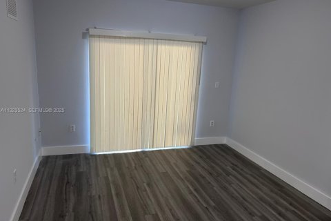 Condo in Cutler Bay, Florida, 2 bedrooms  № 1982642 - photo 5