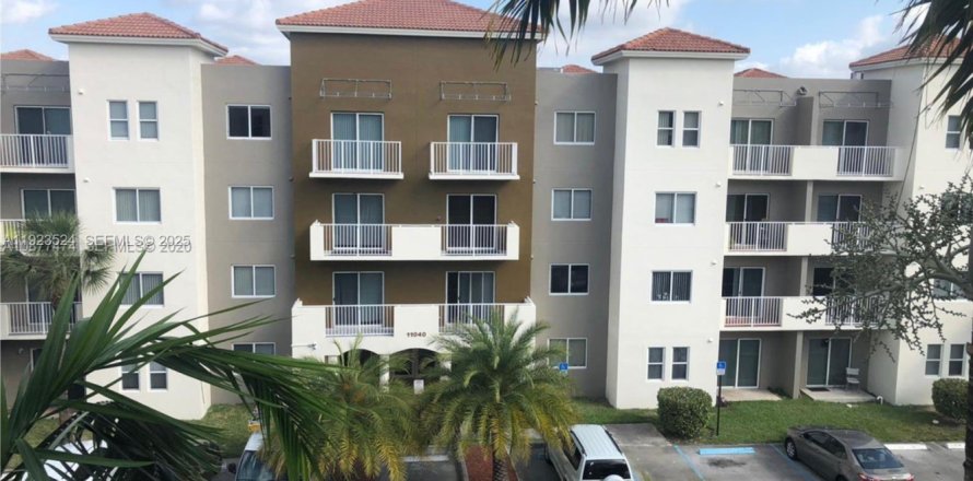 Condo in Cutler Bay, Florida, 2 bedrooms  № 1982642