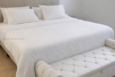 Condominio en venta en North Miami Beach, Florida, 1 dormitorio, 77.11 m2 № 2034815 - foto 8