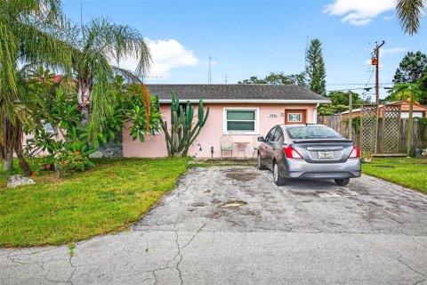 Immobilier commercial à vendre à New Port Richey, Floride: 4 chambres, 190.26 m2 № 1900296 - photo 7