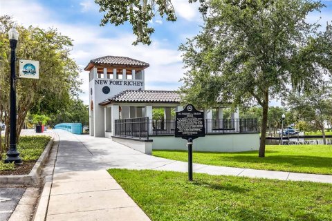 Immobilier commercial à vendre à New Port Richey, Floride: 4 chambres, 190.26 m2 № 1900296 - photo 12
