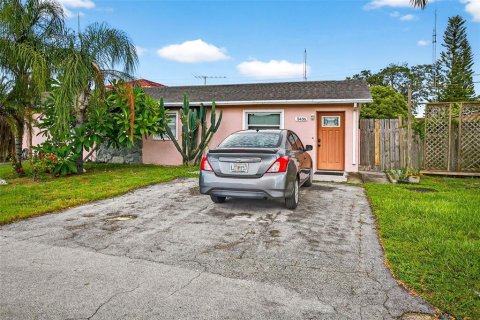 Immobilier commercial à vendre à New Port Richey, Floride: 4 chambres, 190.26 m2 № 1900296 - photo 6