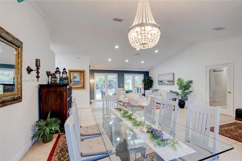 Villa ou maison à vendre à Miami, Floride: 4 chambres, 214.23 m2 № 1931926 - photo 9