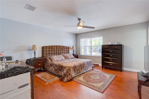 Villa ou maison à vendre à Miami, Floride: 4 chambres, 214.23 m2 № 1931926 - photo 26