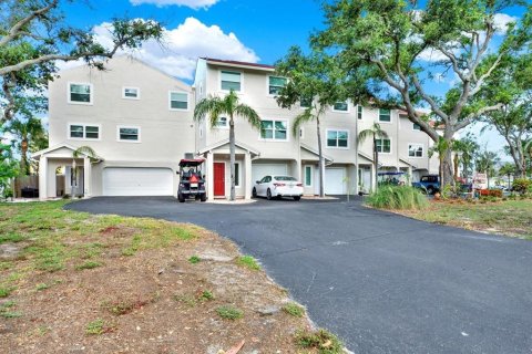 Touwnhouse à vendre à Indian Rocks Beach, Floride: 14 chambres, 796.64 m2 № 1846654 - photo 7