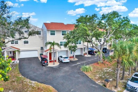 Touwnhouse à vendre à Indian Rocks Beach, Floride: 14 chambres, 796.64 m2 № 1846654 - photo 12