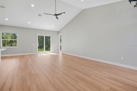 Villa ou maison à vendre à Weeki Wachee, Floride: 3 chambres, 211.35 m2 № 2419799 - photo 7