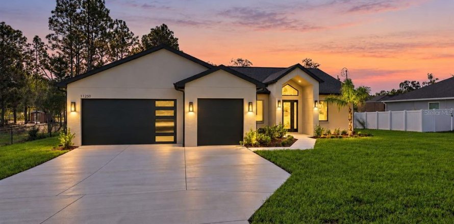 Villa ou maison à Weeki Wachee, Floride 3 chambres, 211.35 m2 № 2419799