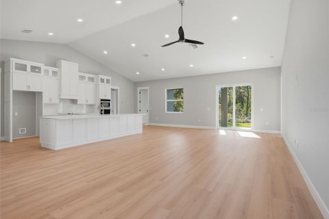 Villa ou maison à vendre à Weeki Wachee, Floride: 3 chambres, 211.35 m2 № 2419799 - photo 9
