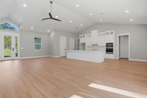 Villa ou maison à vendre à Weeki Wachee, Floride: 3 chambres, 211.35 m2 № 2419799 - photo 8