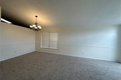Villa ou maison à louer à Orlando, Floride: 3 chambres, 179.12 m2 № 2438601 - photo 4