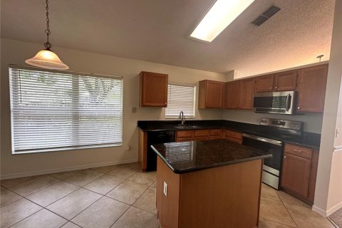 Villa ou maison à louer à Orlando, Floride: 3 chambres, 179.12 m2 № 2438601 - photo 6