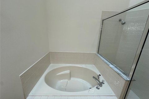Villa ou maison à louer à Orlando, Floride: 3 chambres, 179.12 m2 № 2438601 - photo 13