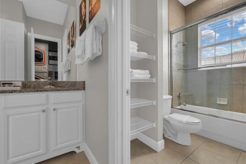 Casa en venta en Four Corners, Florida, 5 dormitorios, 369.94 m2 № 1916617 - foto 18