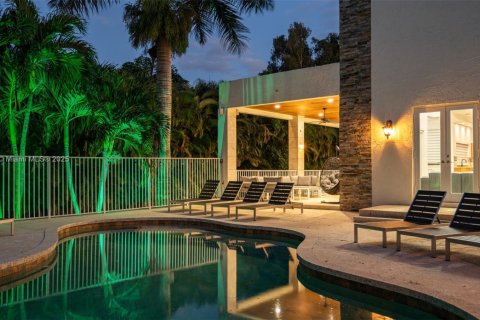 House in Plantation, Florida 9 bedrooms, 777.41 sq.m. № 1862490 - photo 10