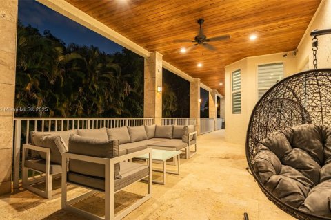House in Plantation, Florida 9 bedrooms, 777.41 sq.m. № 1862490 - photo 18