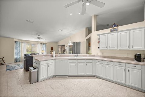 House in Summerfield, Florida 3 bedrooms, 188.5 sq.m. № 1894889 - photo 14