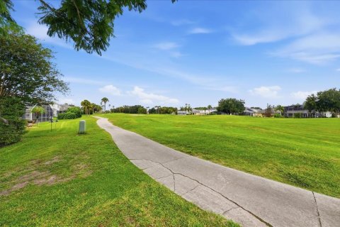 House in Winter Garden, Florida 4 bedrooms, 264.03 sq.m. № 2304601 - photo 30