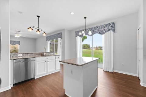 House in Winter Garden, Florida 4 bedrooms, 264.03 sq.m. № 2304601 - photo 11