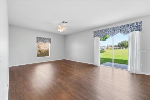 House in Winter Garden, Florida 4 bedrooms, 264.03 sq.m. № 2304601 - photo 8