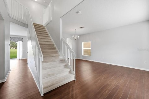 House in Winter Garden, Florida 4 bedrooms, 264.03 sq.m. № 2304601 - photo 6