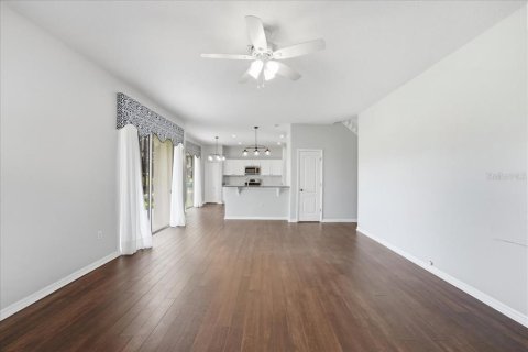 House in Winter Garden, Florida 4 bedrooms, 264.03 sq.m. № 2304601 - photo 9