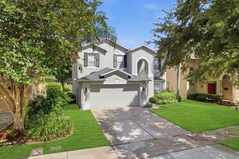 House in Winter Garden, Florida 4 bedrooms, 264.03 sq.m. № 2304601 - photo 2