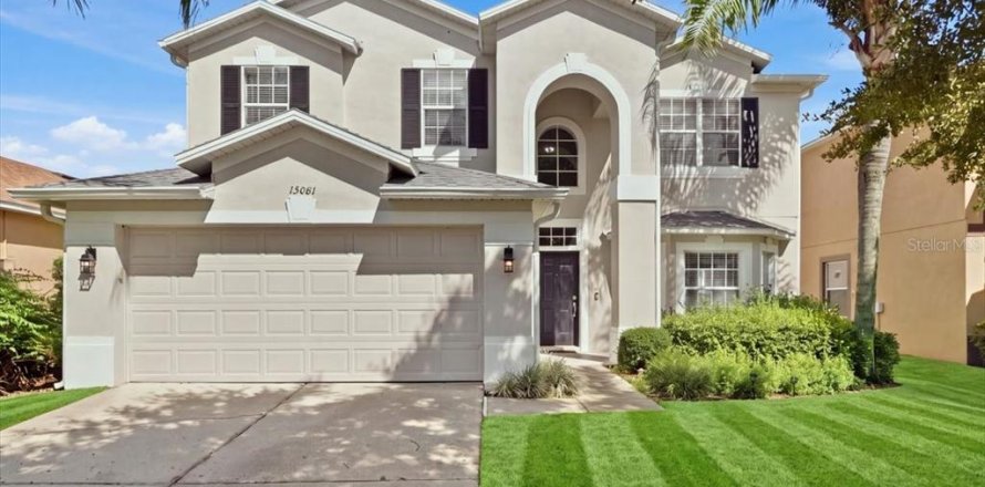 House in Winter Garden, Florida 4 bedrooms, 264.03 sq.m. № 2304601