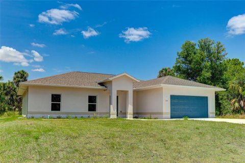 House in North Port, Florida 3 bedrooms, 139.91 sq.m. № 2196111 - photo 4