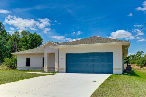 House in North Port, Florida 3 bedrooms, 139.91 sq.m. № 2196111 - photo 5