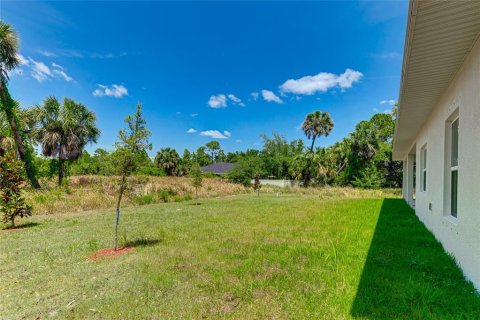 House in North Port, Florida 3 bedrooms, 139.91 sq.m. № 2196111 - photo 9