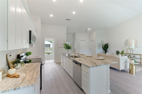 House in North Port, Florida 3 bedrooms, 139.91 sq.m. № 2196111 - photo 20