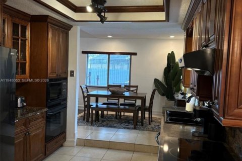 House in Miramar, Florida 3 bedrooms, 134.71 sq.m. № 2019739 - photo 4