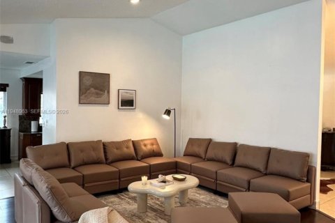 House in Miramar, Florida 3 bedrooms, 134.71 sq.m. № 2019739 - photo 15