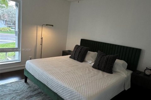 House in Miramar, Florida 3 bedrooms, 134.71 sq.m. № 2019739 - photo 8