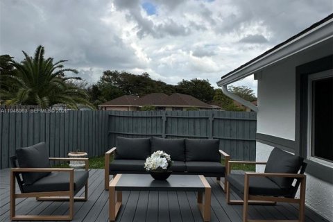 House in Miramar, Florida 3 bedrooms, 134.71 sq.m. № 2019739 - photo 20