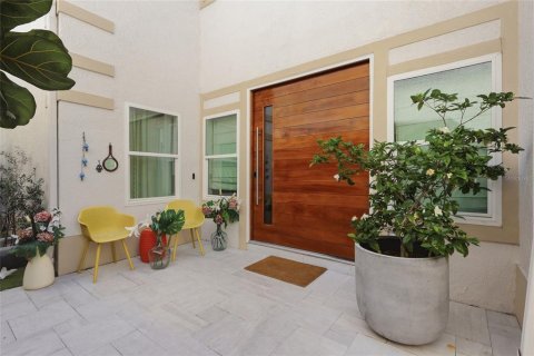 Villa ou maison à louer à Tampa, Floride: 6 chambres, 340.95 m2 № 2093629 - photo 9